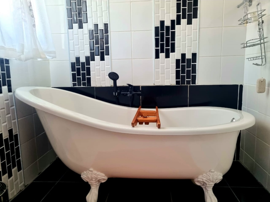 4 Bedroom Property for Sale in Royldene Northern Cape